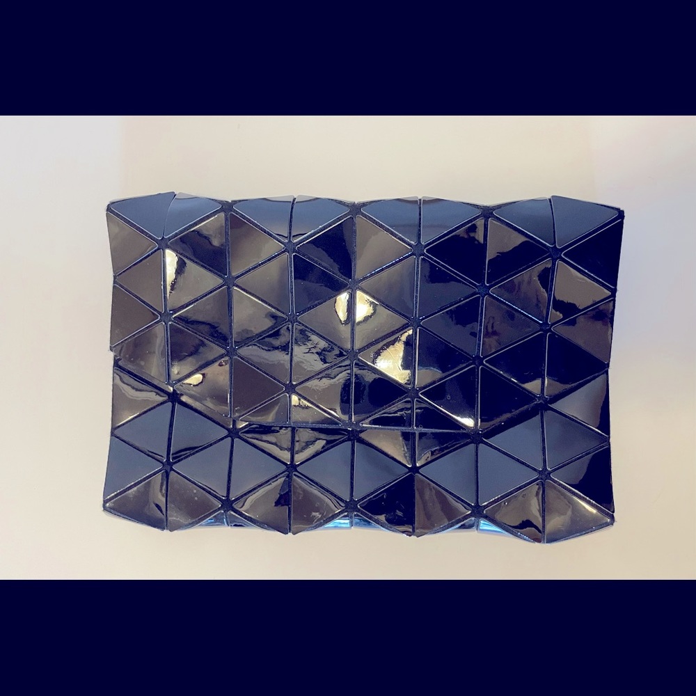 Black geometric clutch